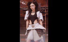 Châu Bùi rơi lệ ngay sau khi biểu diễn xong